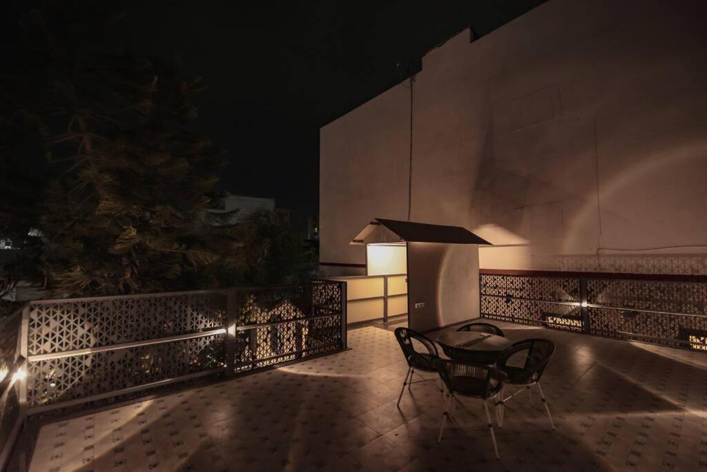 ג'איפור Saiba Outhouse- 4 Bed Room- Pool- Theatre- Partyhall- Garden & Terrace Sitting Area מראה חיצוני תמונה