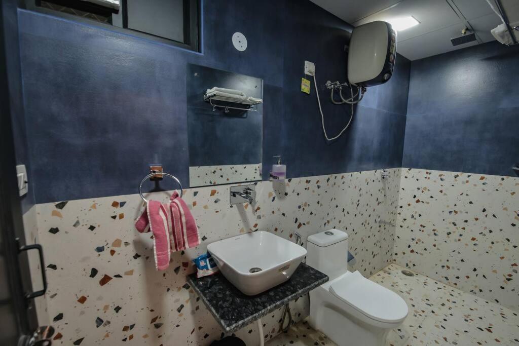ג'איפור Saiba Outhouse- 4 Bed Room- Pool- Theatre- Partyhall- Garden & Terrace Sitting Area מראה חיצוני תמונה
