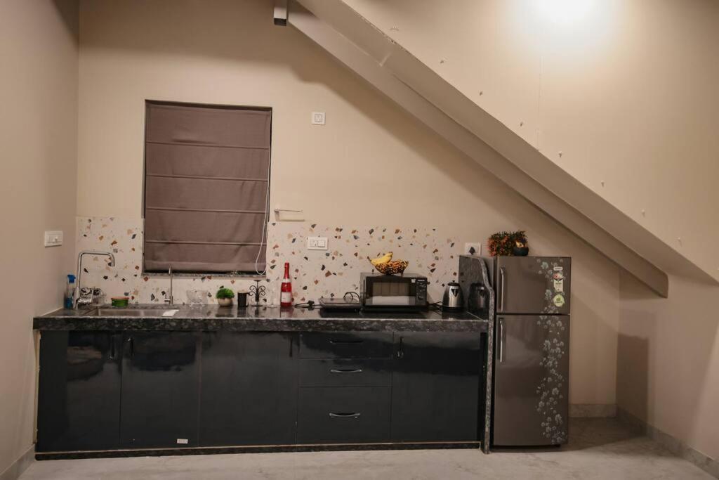ג'איפור Saiba Outhouse- 4 Bed Room- Pool- Theatre- Partyhall- Garden & Terrace Sitting Area מראה חיצוני תמונה
