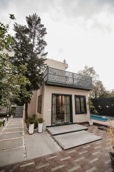 ג'איפור Saiba Outhouse- 4 Bed Room- Pool- Theatre- Partyhall- Garden & Terrace Sitting Area מראה חיצוני תמונה