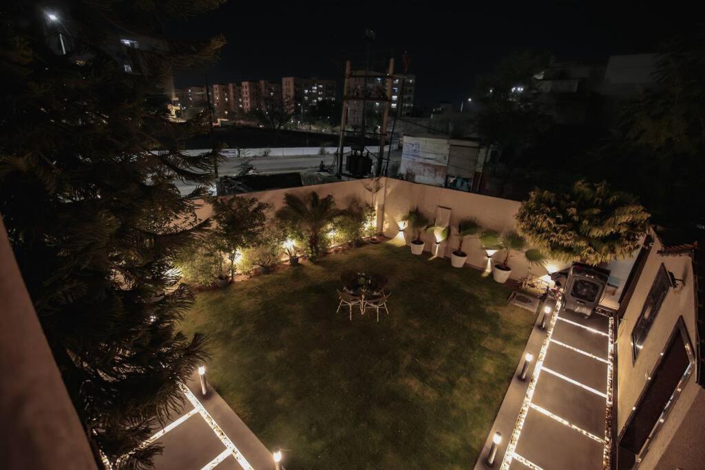 ג'איפור Saiba Outhouse- 4 Bed Room- Pool- Theatre- Partyhall- Garden & Terrace Sitting Area מראה חיצוני תמונה