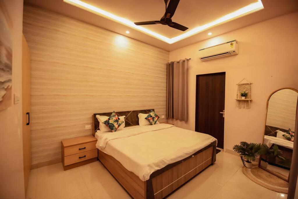 ג'איפור Saiba Outhouse- 4 Bed Room- Pool- Theatre- Partyhall- Garden & Terrace Sitting Area מראה חיצוני תמונה