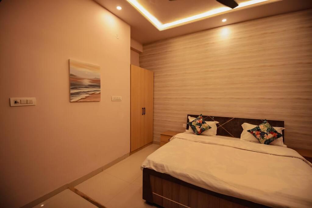 ג'איפור Saiba Outhouse- 4 Bed Room- Pool- Theatre- Partyhall- Garden & Terrace Sitting Area מראה חיצוני תמונה
