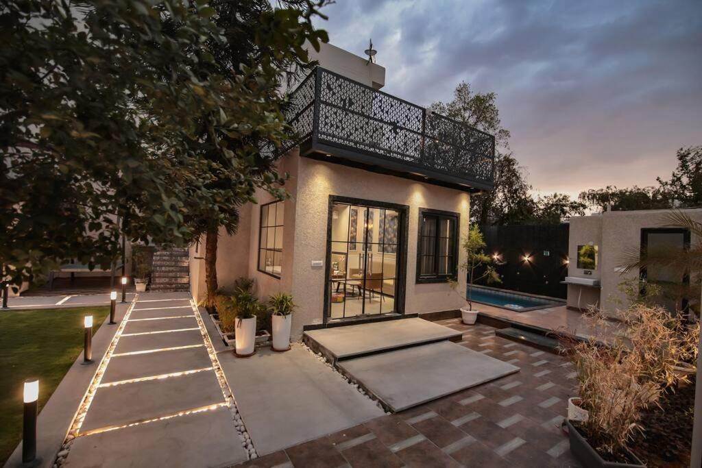 ג'איפור Saiba Outhouse- 4 Bed Room- Pool- Theatre- Partyhall- Garden & Terrace Sitting Area מראה חיצוני תמונה