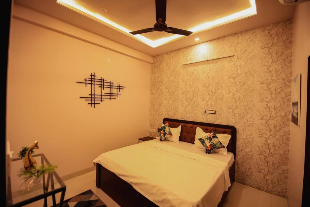 ג'איפור Saiba Outhouse- 4 Bed Room- Pool- Theatre- Partyhall- Garden & Terrace Sitting Area מראה חיצוני תמונה